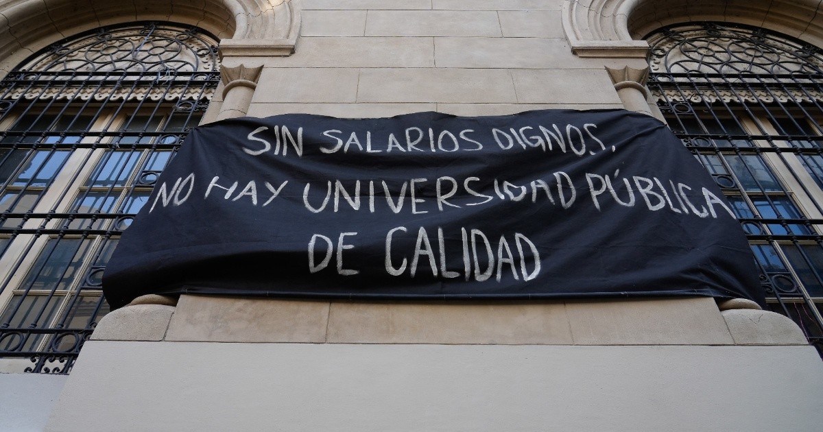 Universidades de Rosario y Santa Fe paran una semana por crisis salarial